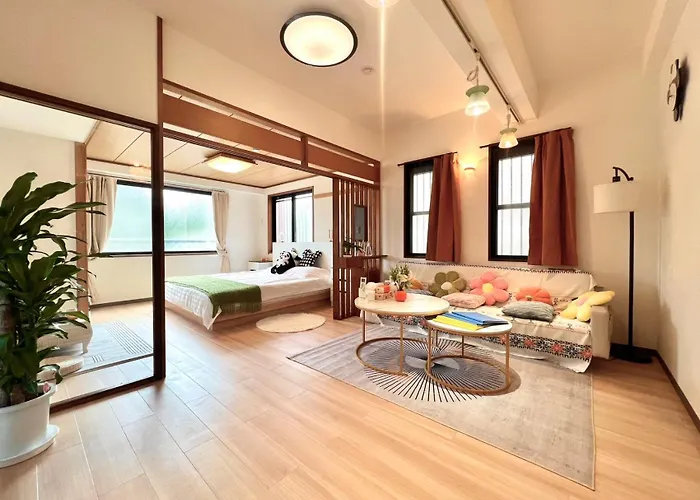 Ev-Akabane House